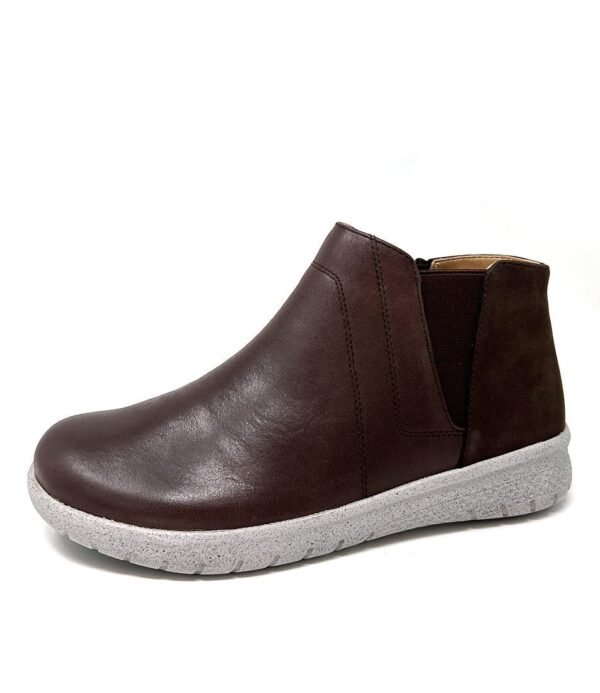 Grand Walk Brown